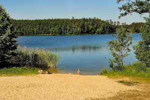 Plaża główna jeziora Partęczyny
