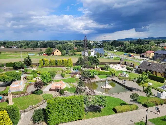 ŚWIAT MARZEŃ INWAŁD