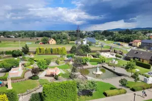 ŚWIAT MARZEŃ INWAŁD