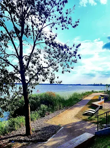 Trakt pieszo-rowerowy nad Zalewem