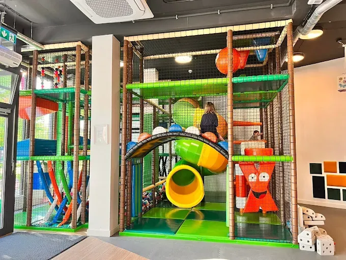 Huśtawka - Sala Zabaw Kreatywnych