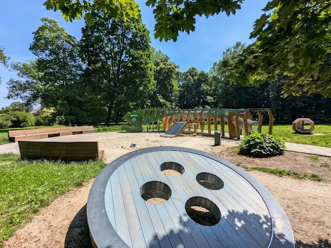 Smoczy skwer plac zabaw tor przeszkód workout