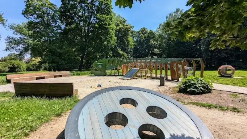 Smoczy skwer plac zabaw tor przeszkód workout