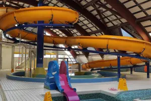 Pływalnia Dzielnicowy Ośrodek Sportu i Rekreacji (DOSiR)