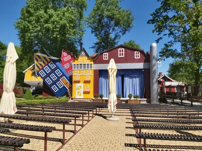 Farma Iluzji - Edukacyjny Park Rozrywki