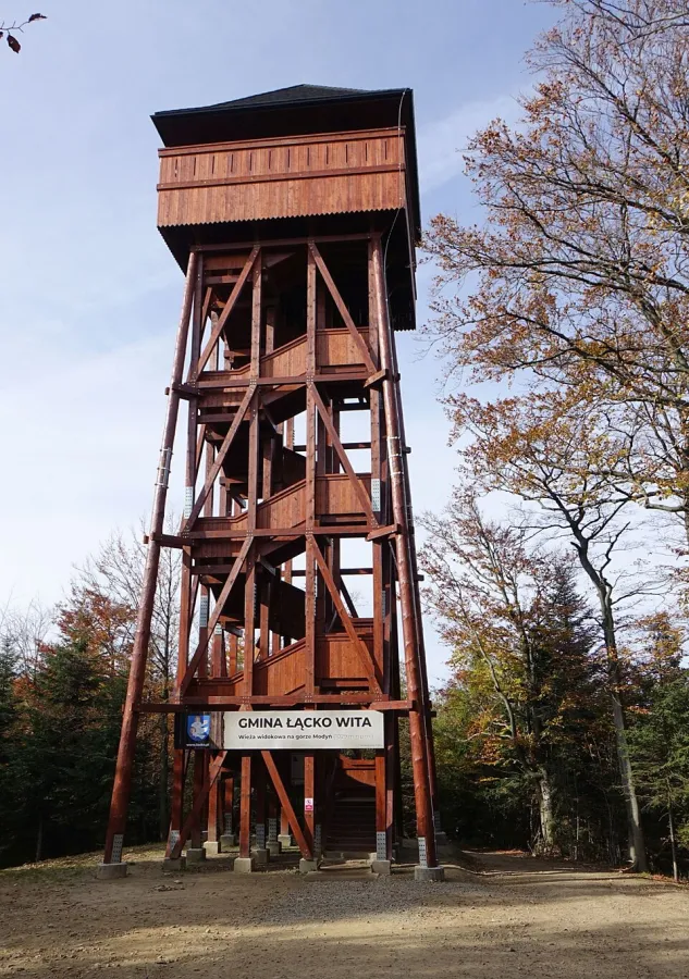Wieża widokowa na Modyni