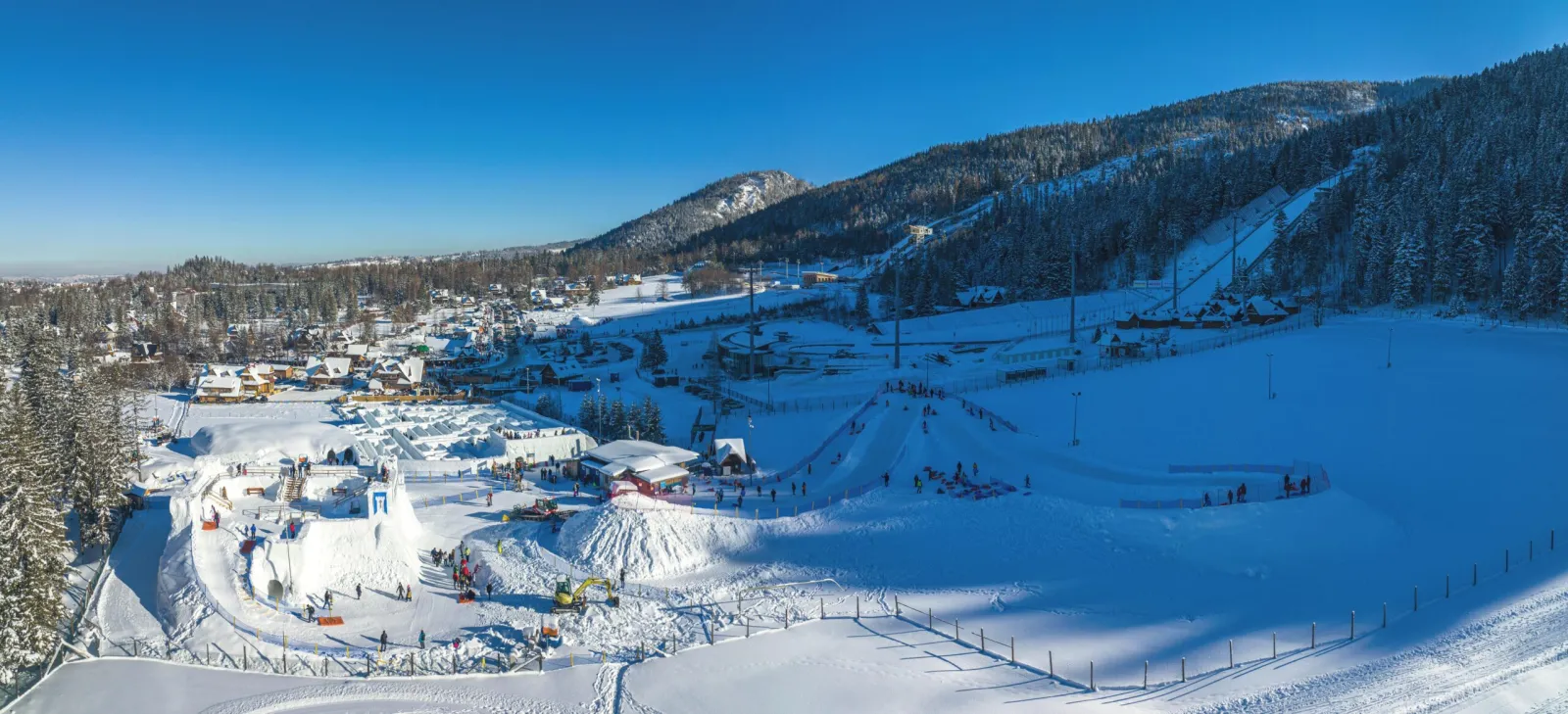 Snowlandia Śnieżny Labirynt, Górka saneczkowa