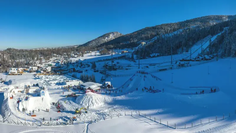 Snowlandia Śnieżny Labirynt, Górka saneczkowa