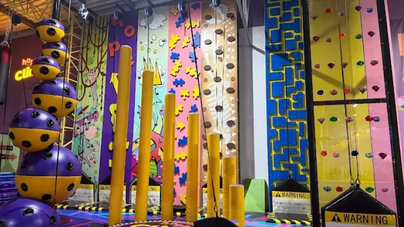 Hopa Park - Park Trampolin, Sala Zabaw, Dmuchany Park