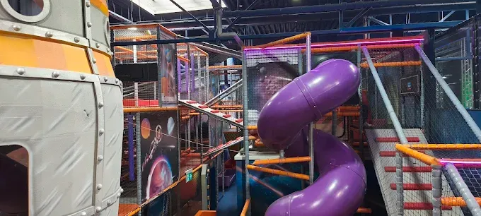 AIRO - Park Trampolin i Sala Zabaw Space Kids