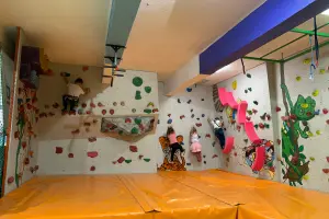 Centrum Wspinaczkowe Boulder-Zone