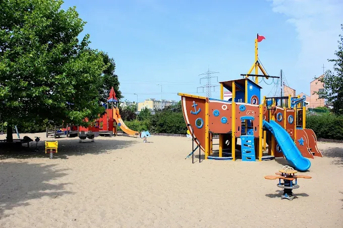 Hasanka - Plac Zabaw i Skatepark