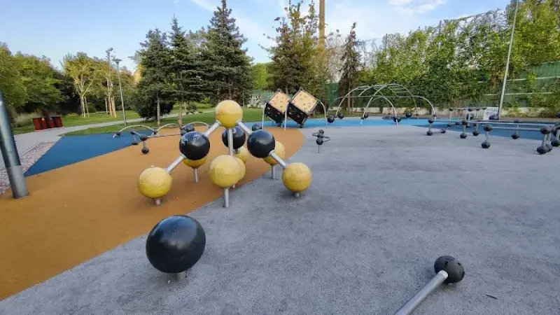 Hasanka - Plac Zabaw i Skatepark