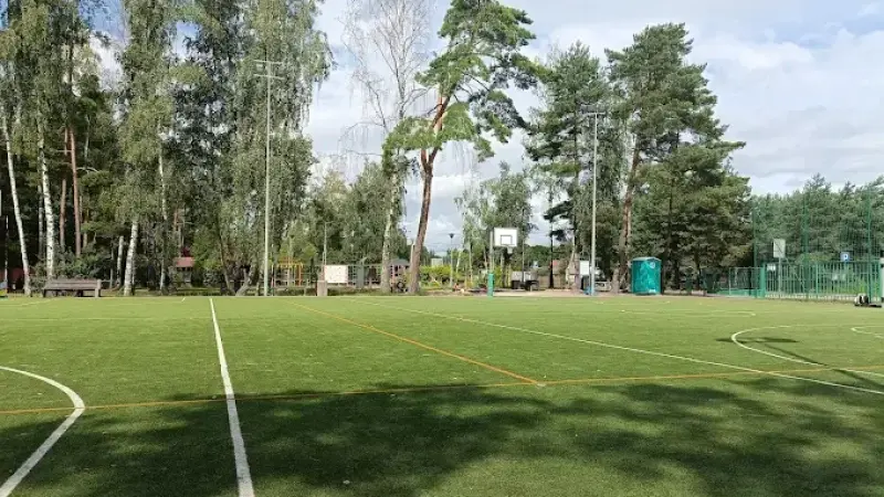 Plac zabaw i boisko sportowe