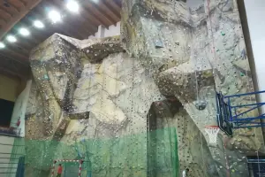 Ścianka wspinaczkowa przy Hali Widowiskowo - Sportowej