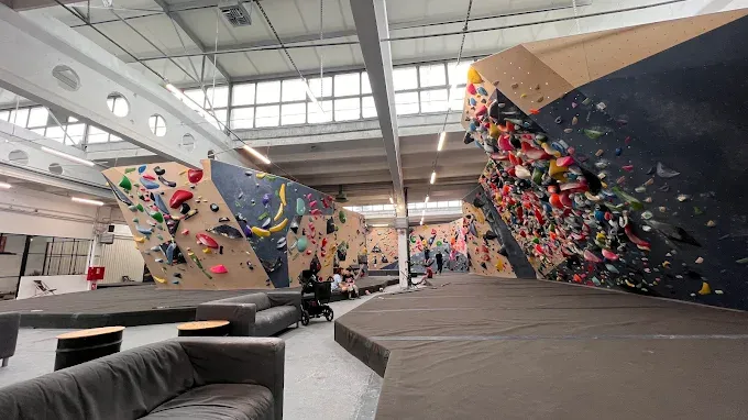 WEST Bouldering