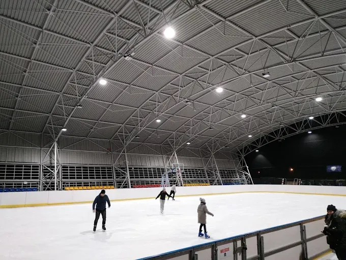 OMEGA Ostrów Mazowiecka - boisko wielofunkcyjne / lodowisko