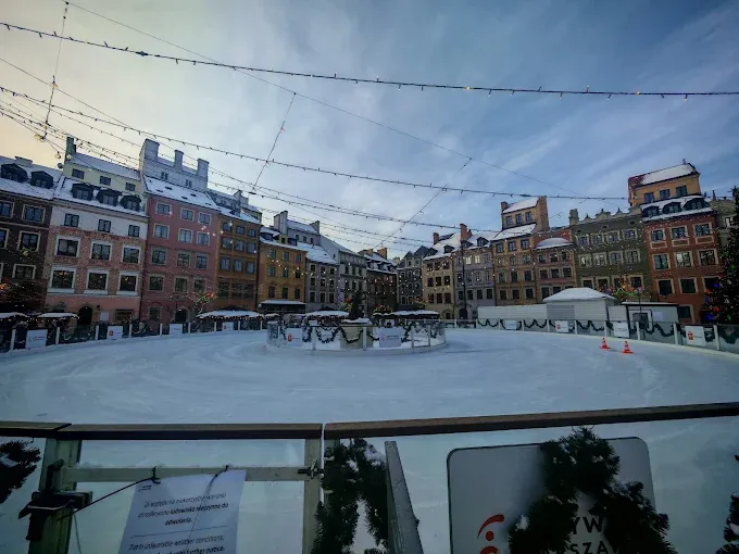 Lodowisko Rynek Starego Miasta - AKTYWNA WARSZAWA