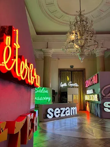 Neon Muzeum - Muzeum Neonów