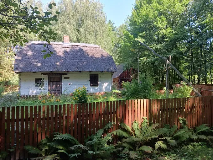 Skansen budownictwa puszczańskiego