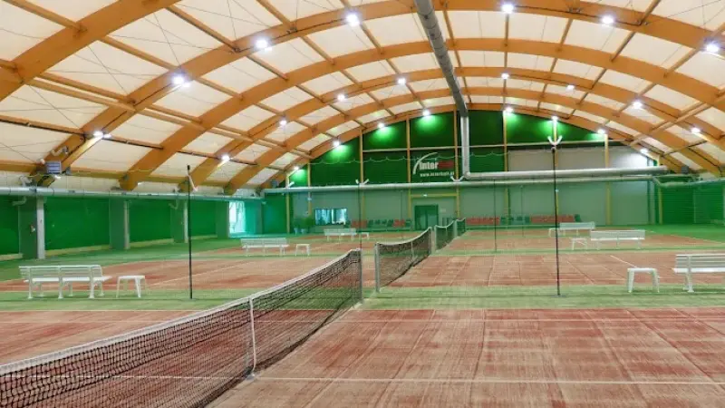 Korty tenisowe i squash OSiR Ursus