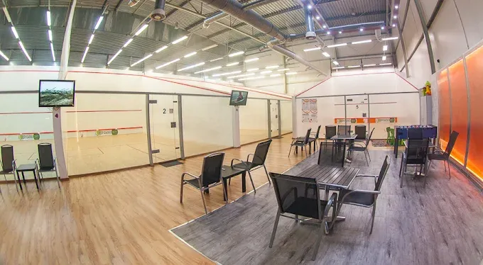 Odlewnicza 7 squash & tenis stołowy