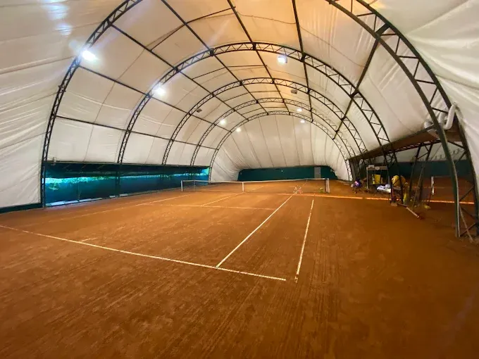 SMECZ – Korty tenisowe, Lekcje tenisa & Squash