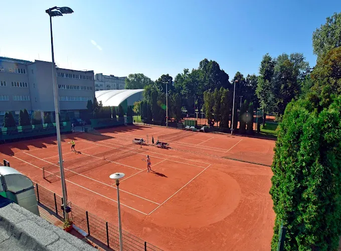 Ośrodek Solec AKTYWNA WARSZAWA - Śródmieście - tenis, squash, badminton, sala sportowa