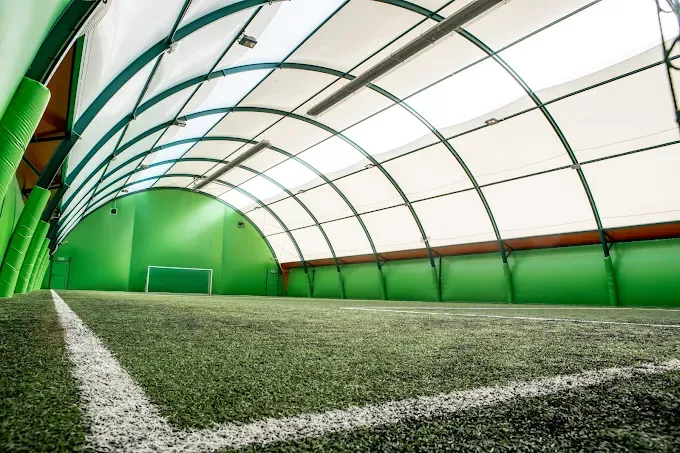 Klub Ganador Sport - korty tenisowe, badmintonowe, boisko piłkarskie