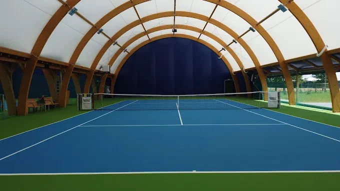 KORTMAX TENNIS & PADEL CLUB w Łaźniewku