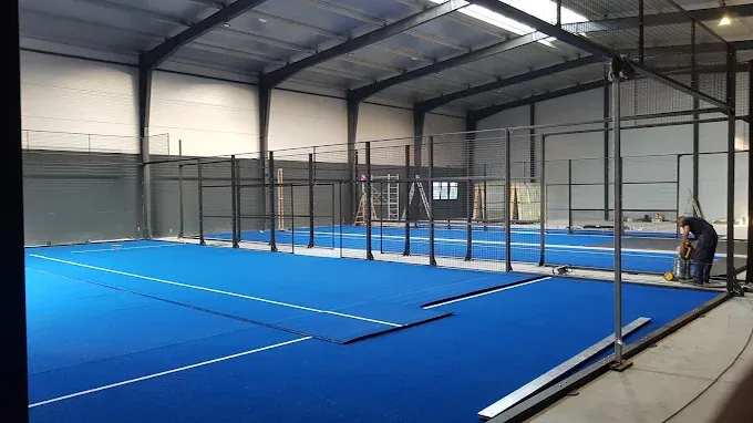 KORTMAX TENNIS & PADEL CLUB w Łaźniewku