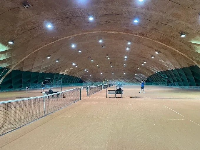 KORTY SPÓJNIA w Warszawie