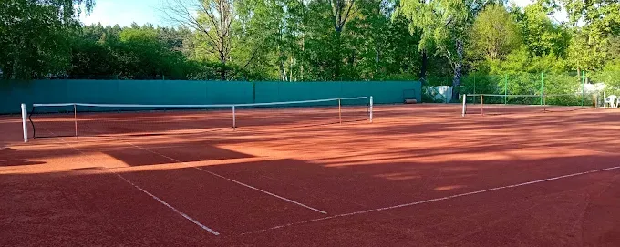 Korty tenisowe Klubu Sportowego "Tennis Life" Żółwin