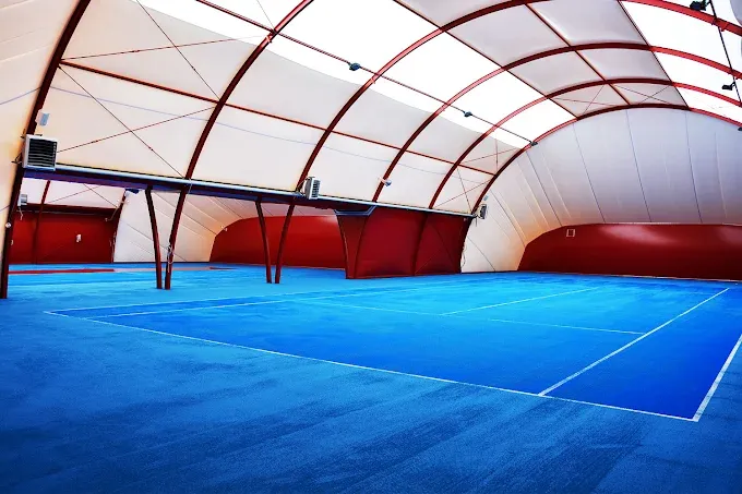 White Red Tennis Club