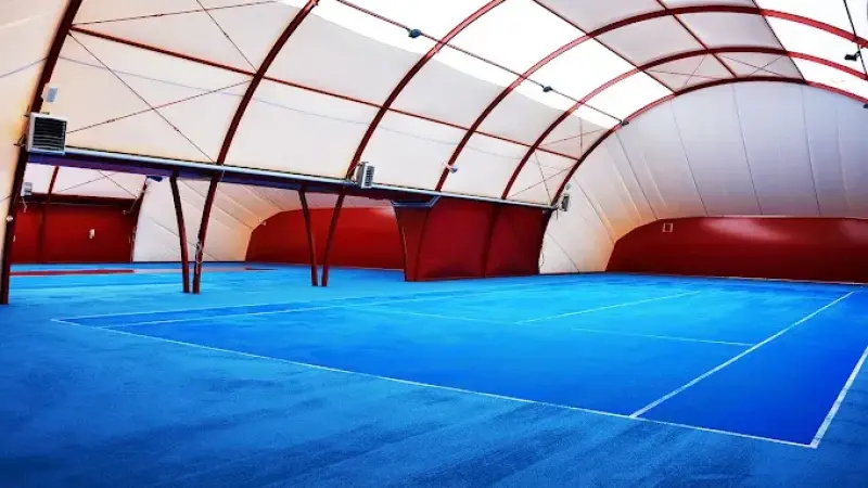White Red Tennis Club