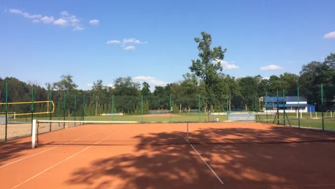 Kort tenisowy w Mrozach