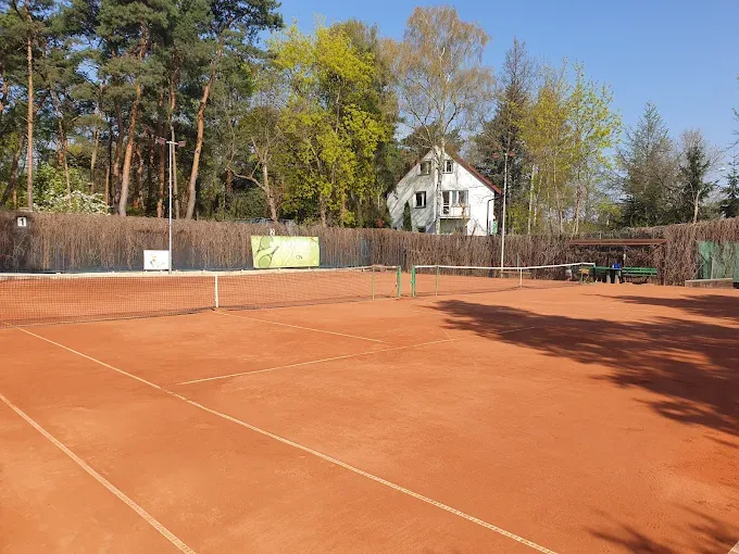 Radość 90. Klub tenisowy.