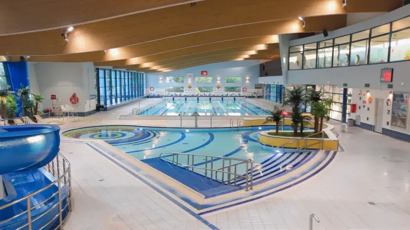 Pływalnia Miejska "Wodnik 2000"