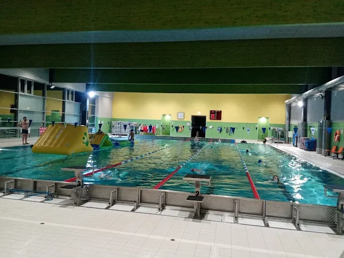 Basen miejski "Wodne Piaski''