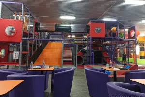 HOP EŁK - Park Trampolin, Dmuchańce, Sala Zabaw i Pixele