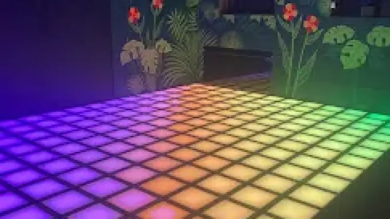 Pixel World Olsztyn Centrum Interaktywnych Gier/ Quiz Teleturniej na Żywo/ ART BOX