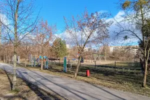 MAJ plac zabaw i siłownia