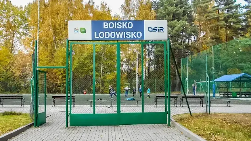 Lodowisko sztuczne OSiR / Boisko piłkarskie OSiR