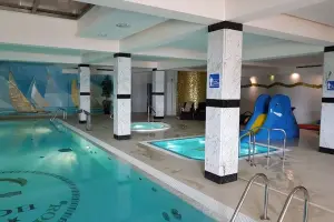 Hotel Robert's Port Lake Resort & Spa Mazury