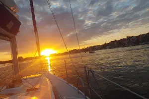 Rejs ze sternikiem jachtem żaglowym Mikołajki www.rejsjachtem.pl