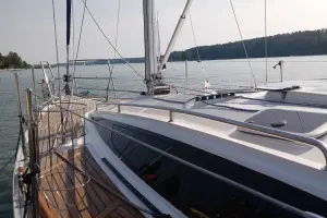 Rejsy ze sternikiem na Mazurach, Makabo Yacht