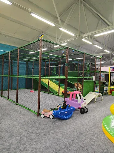 DZIKI JUMP PARK sala zabaw