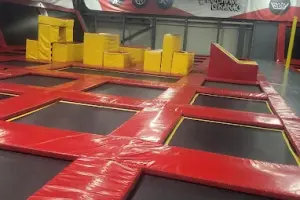 Park Rozrywki #KochamSkakac Trampoliny Radom ( wjazd od ul. Białej)