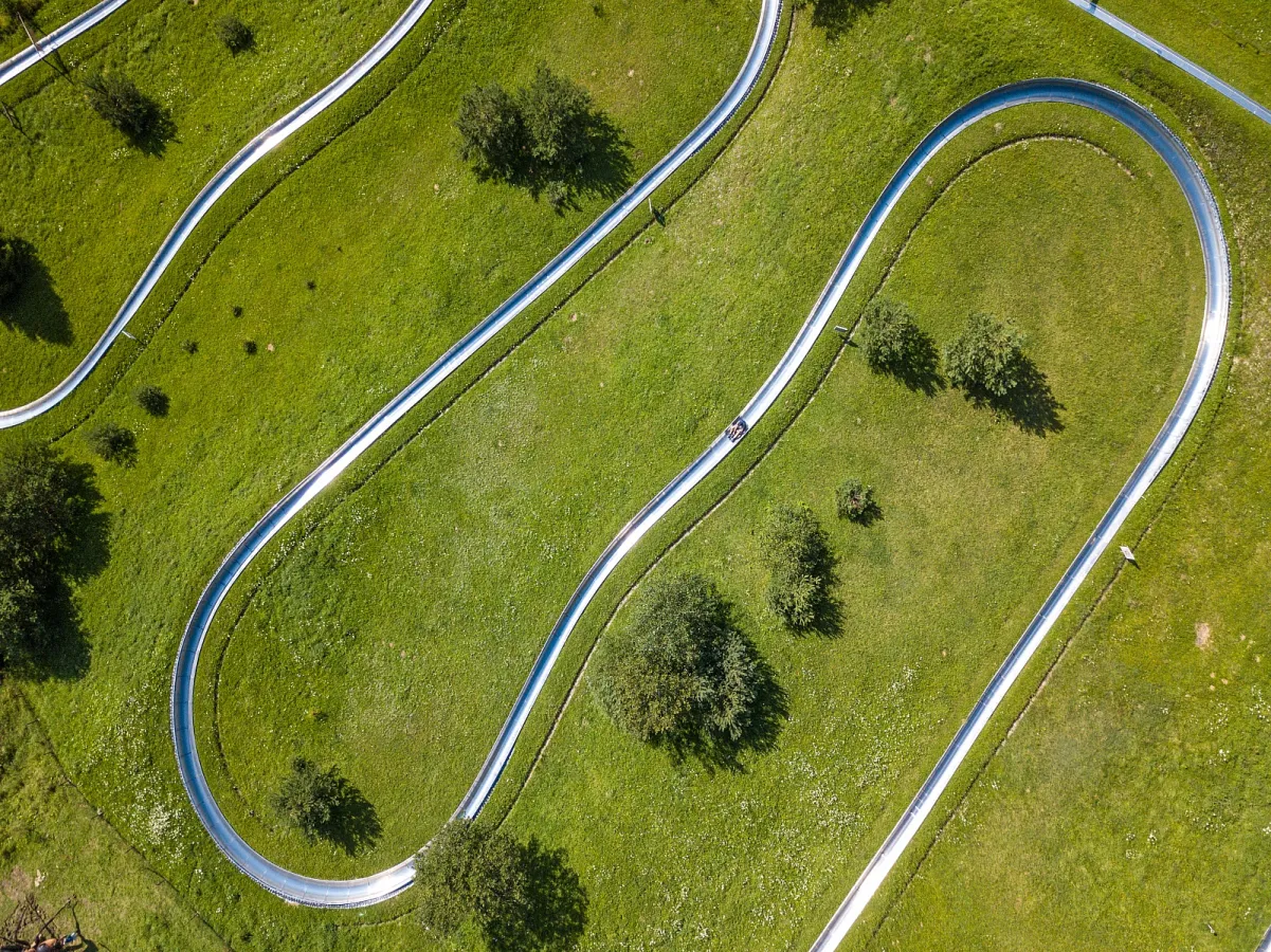 Zjeżdżalnia grawitacyjna